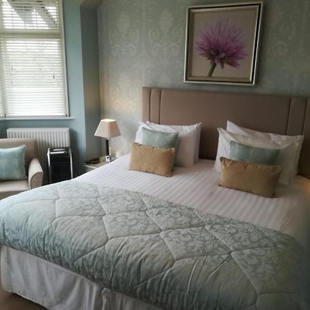 Hunters Moon Guest House สแตรทฟอร์ด อะพอน เอวอน ภายนอก รูปภาพ