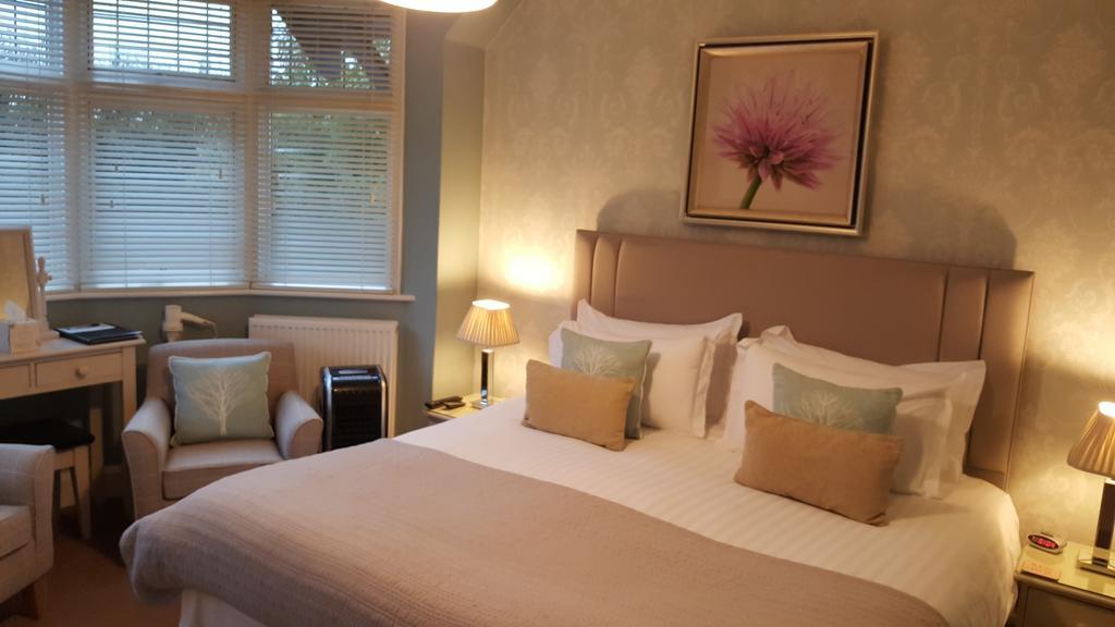 Hunters Moon Guest House สแตรทฟอร์ด อะพอน เอวอน ภายนอก รูปภาพ